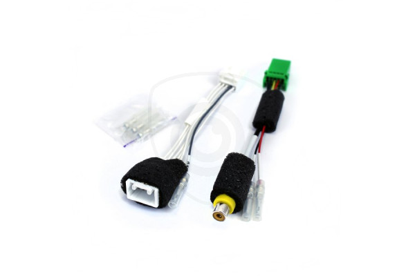 Adapter voor aansluiting van achteruitrijcamera op monitor Suzuki 2012 – 2021